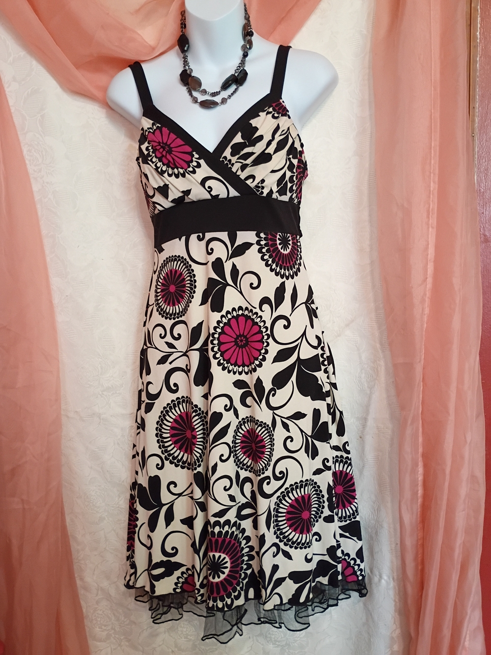 Three Hearts Ladies Ivory Midi Dress w/ Black Trim & Fuchsia Floral Motifs Sz M